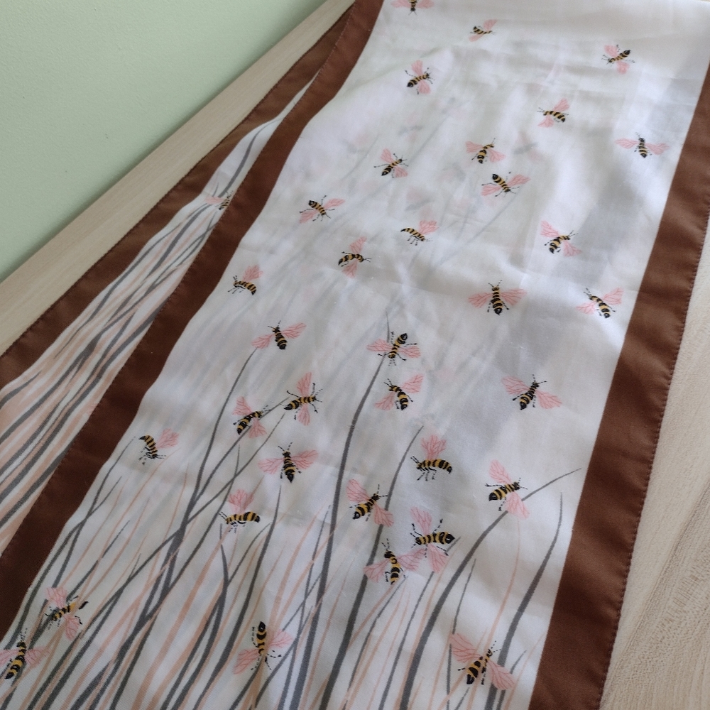 Vintage Bee Scarf